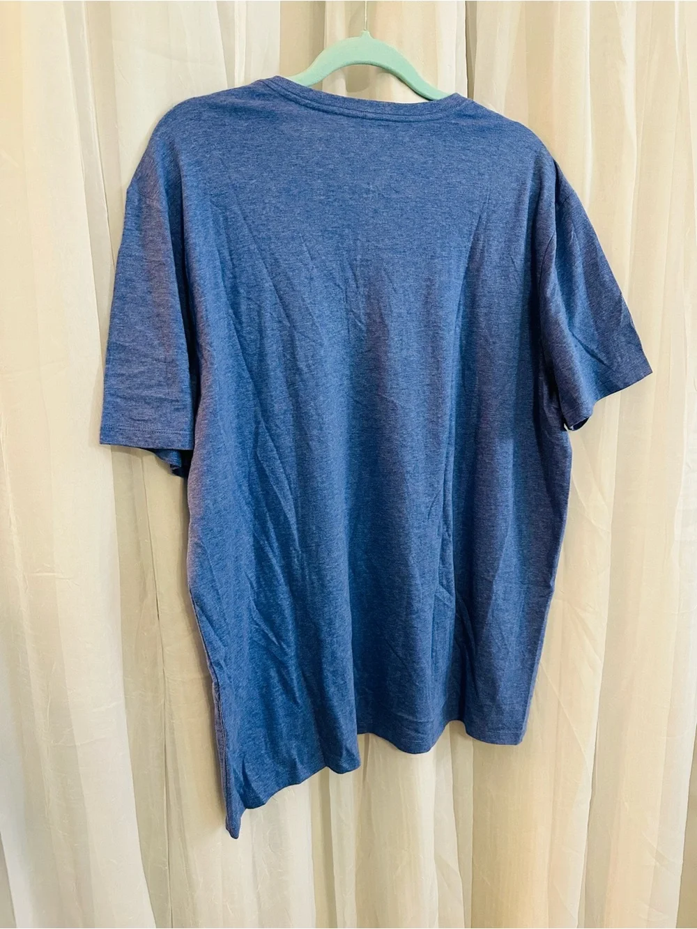 Banana Republic Men’s Blue Crewneck T-Shirt soft wash.
